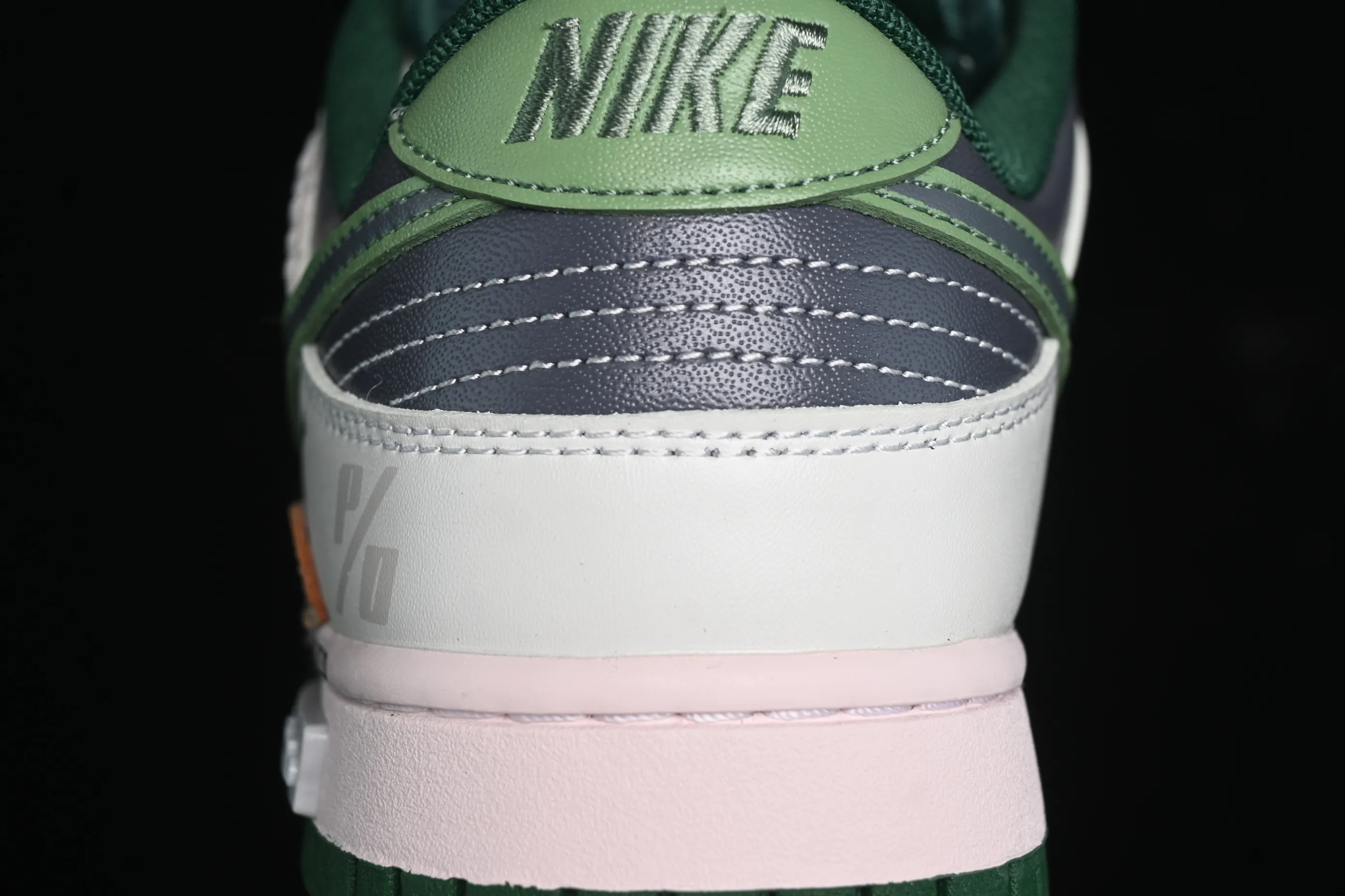 All Categories Nk SB Dunk Series Nk SB Dunk Low Low-top sneakers Nk Dunk Low Retro "Varsity Green" Panda Prank Skyline Speed ​​Chase Low-top casual sneakers DD1391-101